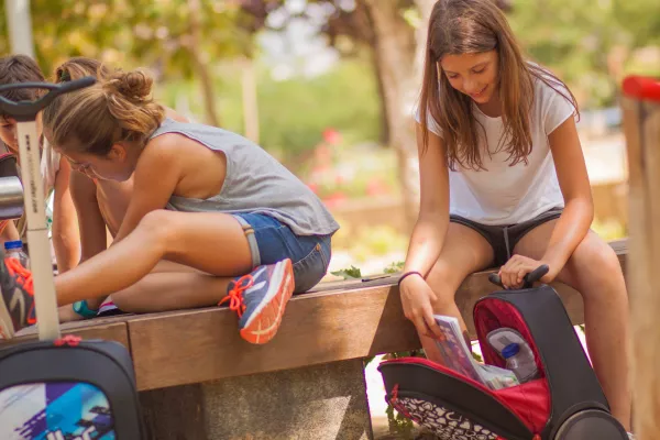 Školní a cestovní taška na kolečkách Nikidom Roller Cool Blue